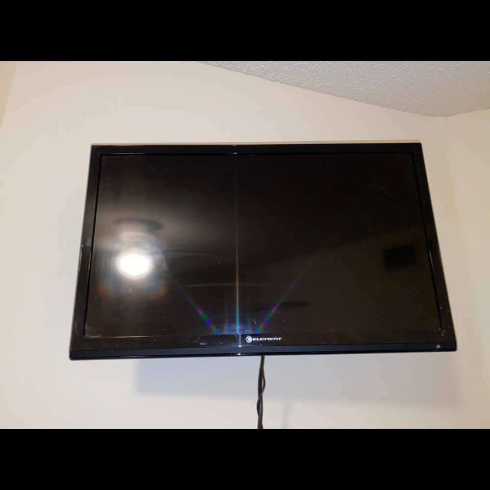 24” Element TV - Picture 3 of 7